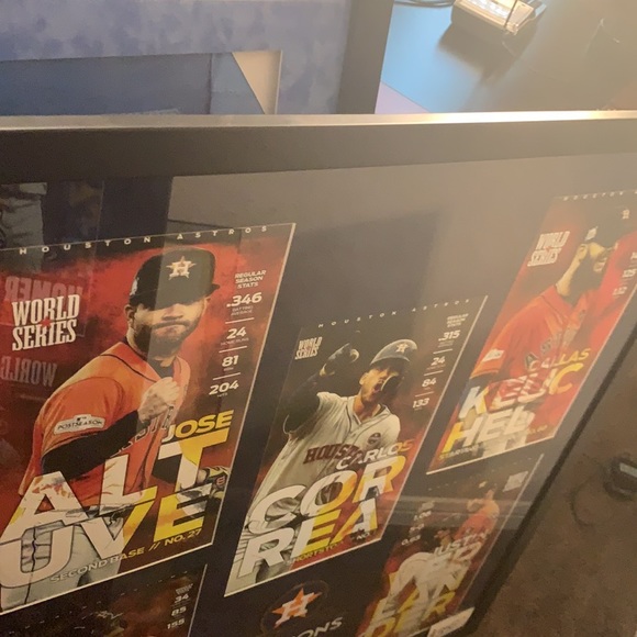 Autograph tee and frames - Picture 8 of 14